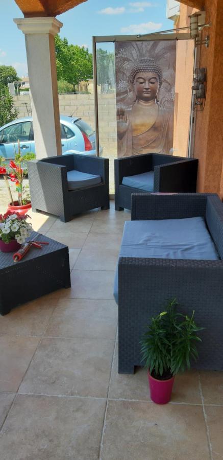 Orchidee Rose Villa Saint-Laurent-dʼAigouze Exterior foto